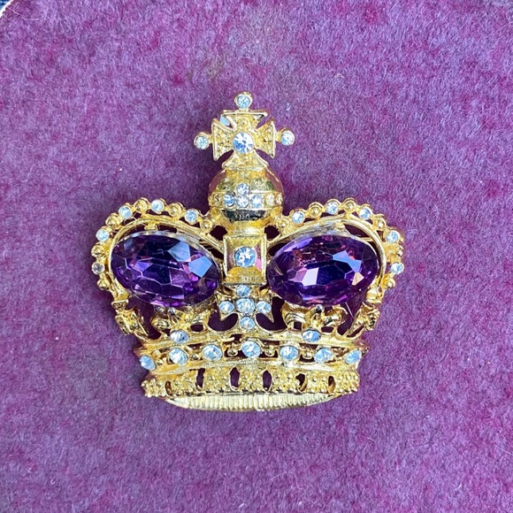 Stunning Gold and Gemstone Crown Brooch Lapel Jacket Pin - Picture 3 of 8